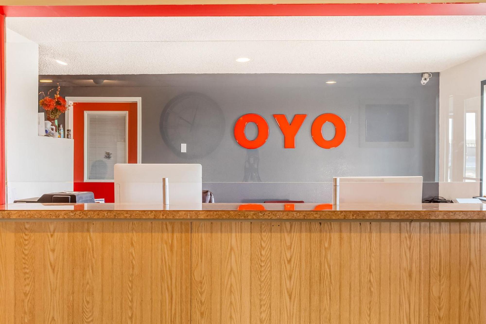 Oyo Hotel Shelby Mt Hwy 2 & I-15 Exterior foto