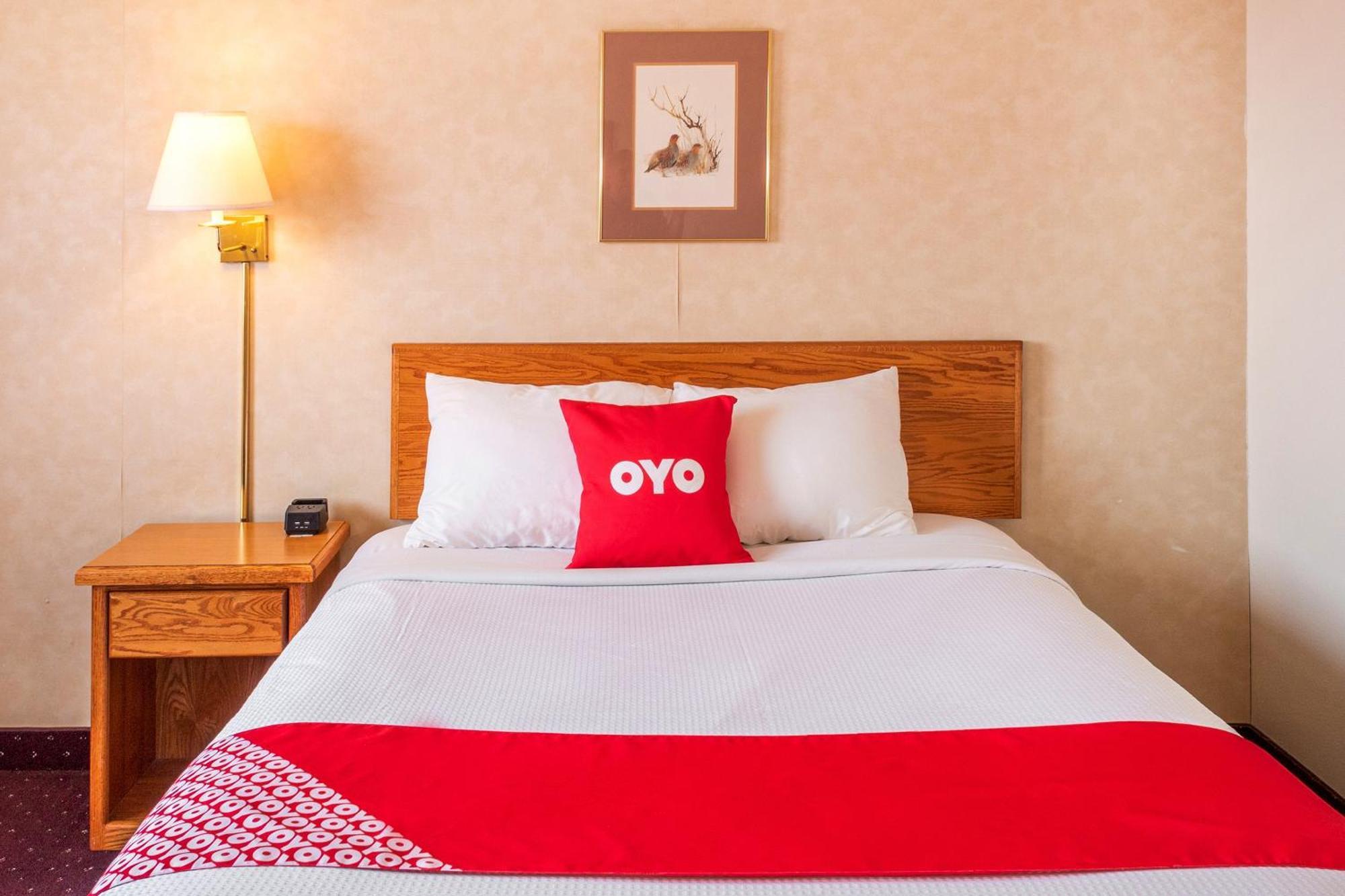 Oyo Hotel Shelby Mt Hwy 2 & I-15 Exterior foto