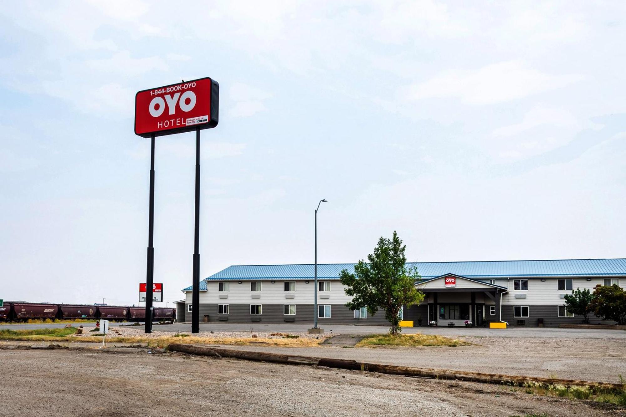 Oyo Hotel Shelby Mt Hwy 2 & I-15 Exterior foto