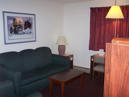 Oyo Hotel Shelby Mt Hwy 2 & I-15 Exterior foto
